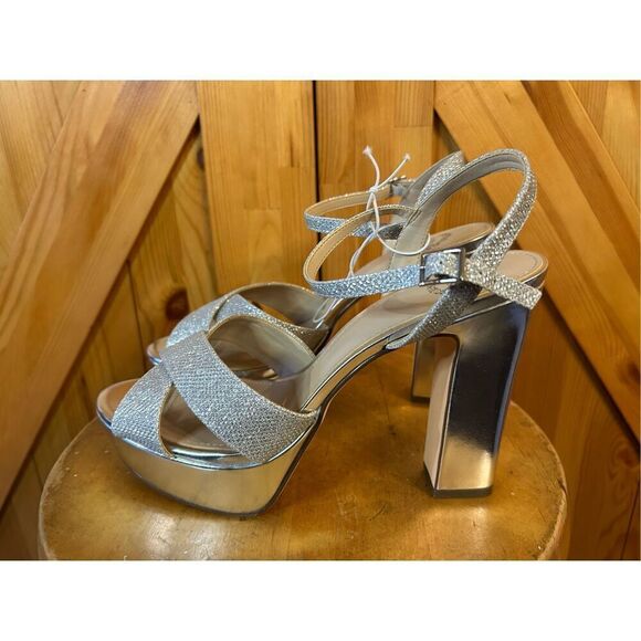I Miller Samien Silver Heels Size 11M nwot - Picture 1 of 8